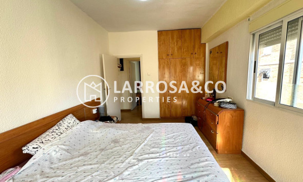 Resale - Apartment - Torrevieja - Estacion de autobuses