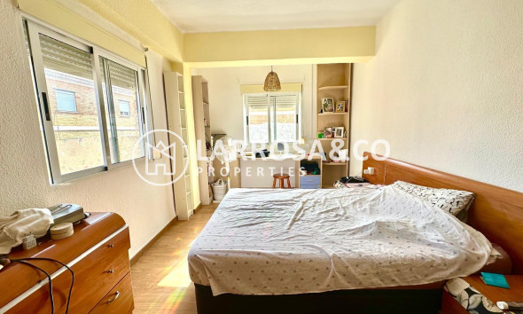 Resale - Apartment - Torrevieja - Estacion de autobuses