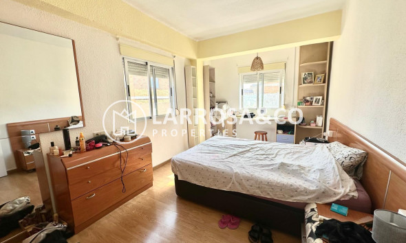 Resale - Apartment - Torrevieja - Estacion de autobuses