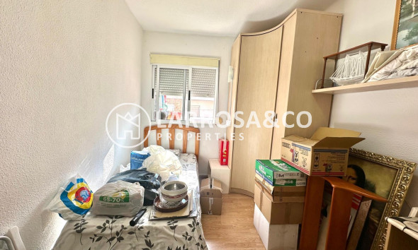 Resale - Apartment - Torrevieja - Estacion de autobuses