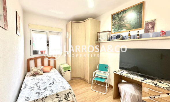 Resale - Apartment - Torrevieja - Estacion de autobuses