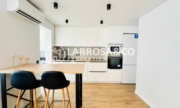 Resale - Apartment - Torrevieja - Playa del cura