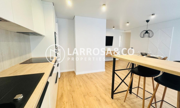 Resale - Apartment - Torrevieja - Playa del cura