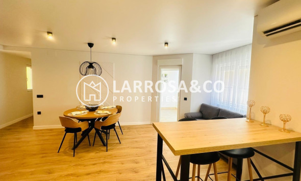 Resale - Apartment - Torrevieja - Playa del cura