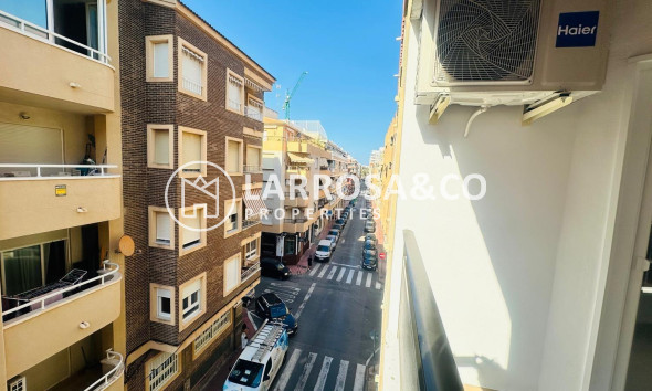 Resale - Apartment - Torrevieja - Playa del cura