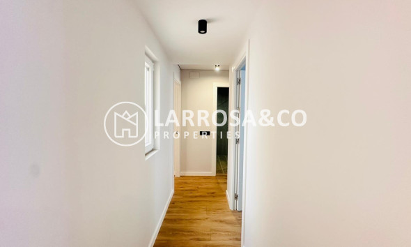 Resale - Apartment - Torrevieja - Playa del cura