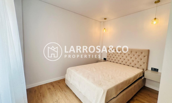 Resale - Apartment - Torrevieja - Playa del cura