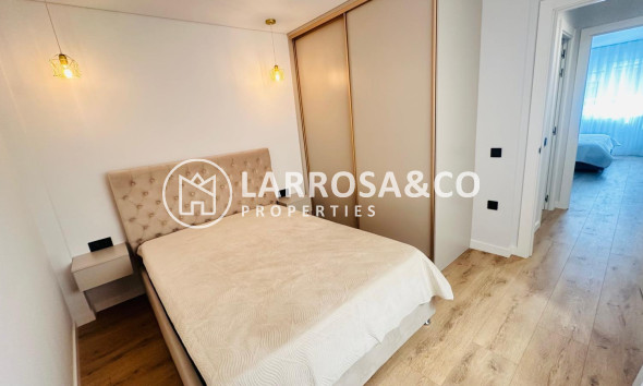 Resale - Apartment - Torrevieja - Playa del cura