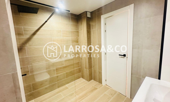 Resale - Apartment - Torrevieja - Playa del cura