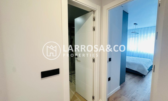 Resale - Apartment - Torrevieja - Playa del cura