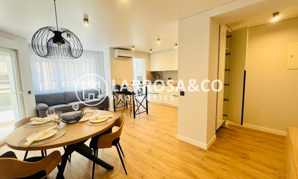 Resale - Apartment - Torrevieja - Playa del cura