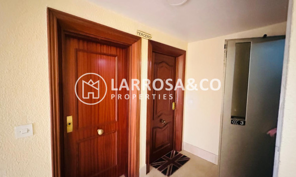 Resale - Apartment - Torrevieja - Playa del cura