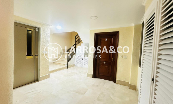 Resale - Apartment - Torrevieja - Playa del cura