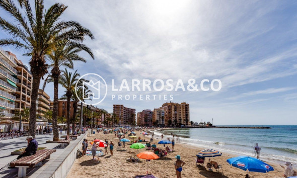 Resale - Apartment - Torrevieja - Playa del cura