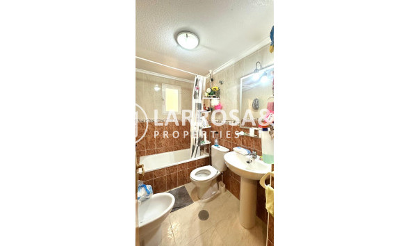 Herverkoop - Apartment - Torrevieja - Estacion de autobuses