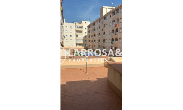 Herverkoop - Apartment - Torrevieja - Estacion de autobuses