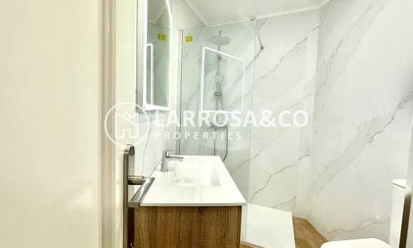 Resale - Apartment - Torrevieja - La Mata