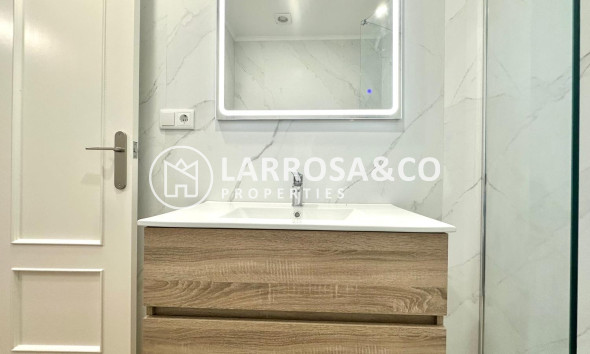 Resale - Apartment - Torrevieja - La Mata