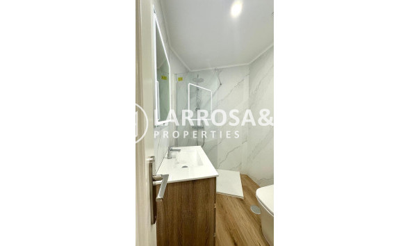 Resale - Apartment - Torrevieja - La Mata