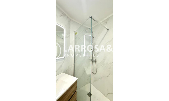 Resale - Apartment - Torrevieja - La Mata