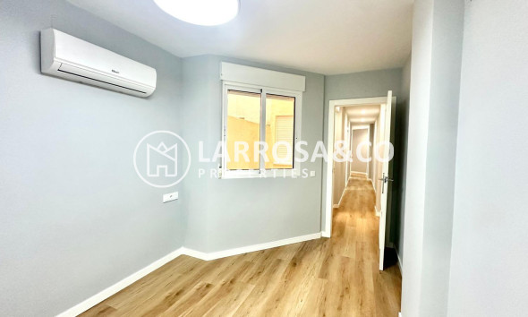 Resale - Apartment - Torrevieja - La Mata