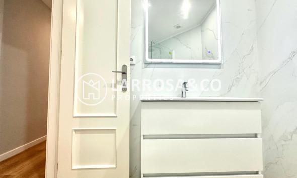 Resale - Apartment - Torrevieja - La Mata