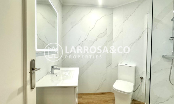 Resale - Apartment - Torrevieja - La Mata