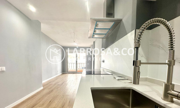 Resale - Apartment - Torrevieja - La Mata