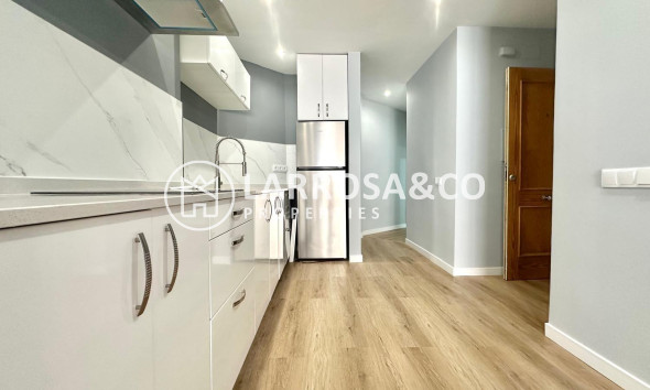 Resale - Apartment - Torrevieja - La Mata