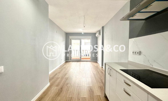 Resale - Apartment - Torrevieja - La Mata