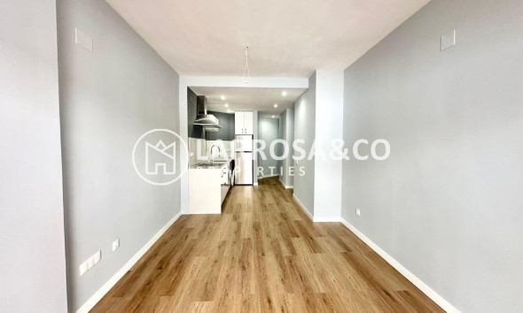 Resale - Apartment - Torrevieja - La Mata