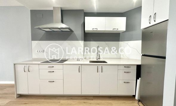 Resale - Apartment - Torrevieja - La Mata