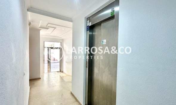 Resale - Apartment - Torrevieja - La Mata