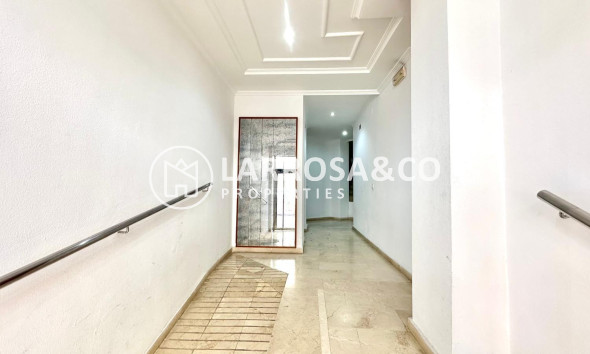 Resale - Apartment - Torrevieja - La Mata