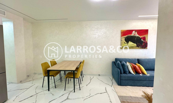 Resale - Apartment - Torrevieja - Playa del cura