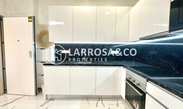 Resale - Apartment - Torrevieja - Playa del cura