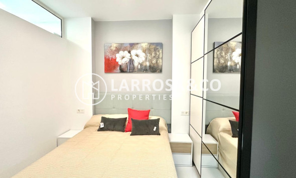 Resale - Apartment - Torrevieja - Playa del cura