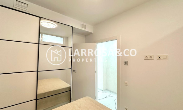 Resale - Apartment - Torrevieja - Playa del cura