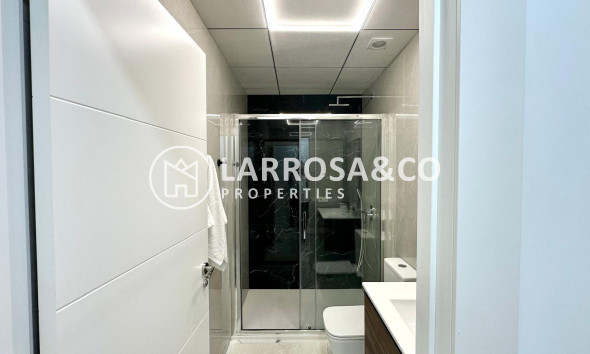 Resale - Apartment - Torrevieja - Playa del cura