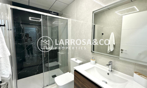 Resale - Apartment - Torrevieja - Playa del cura