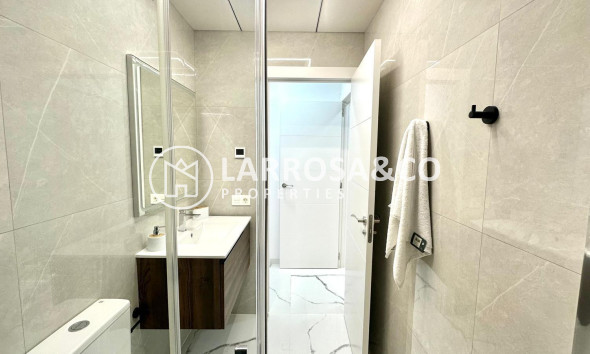 Resale - Apartment - Torrevieja - Playa del cura