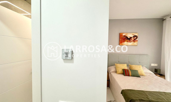 Resale - Apartment - Torrevieja - Playa del cura