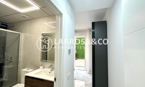 Resale - Apartment - Torrevieja - Playa del cura