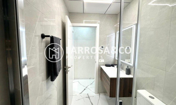 Resale - Apartment - Torrevieja - Playa del cura