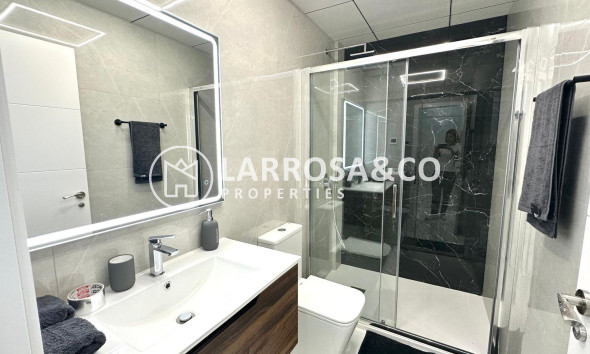 Resale - Apartment - Torrevieja - Playa del cura