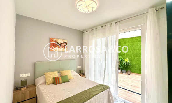 Resale - Apartment - Torrevieja - Playa del cura
