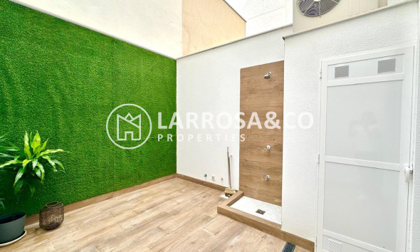 Resale - Apartment - Torrevieja - Playa del cura