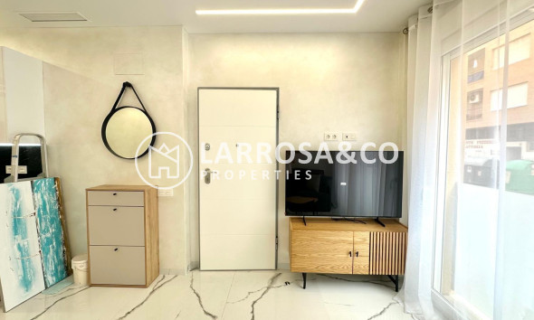 Resale - Apartment - Torrevieja - Playa del cura