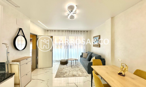 Resale - Apartment - Torrevieja - Playa del cura