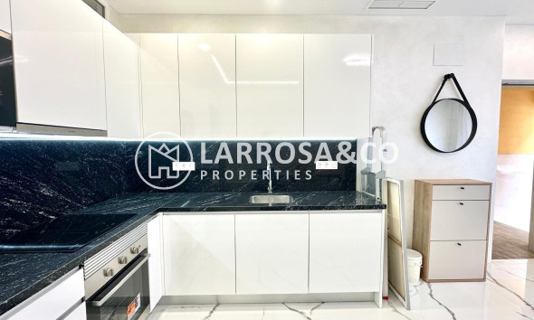 Resale - Apartment - Torrevieja - Playa del cura